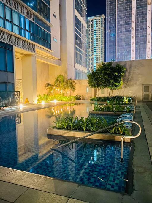 Cosy Executive 1 Bedroom Uptown Parksuites Ultra Fast Internet * Manila