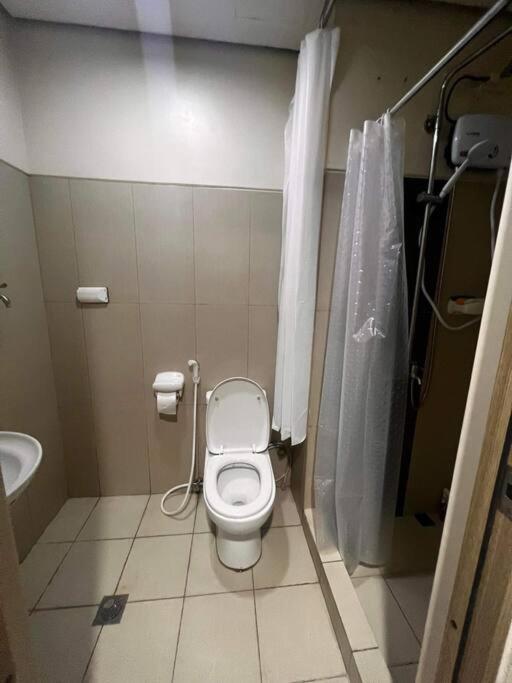 Apartment Breeze Residences - 1br Unit With Balcony -top Floor *