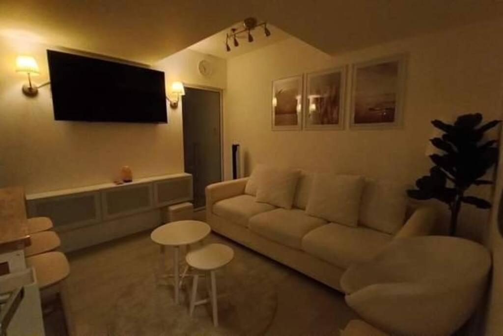 Azure Skyview Penthouse Minimalist Unit Apartment Manila