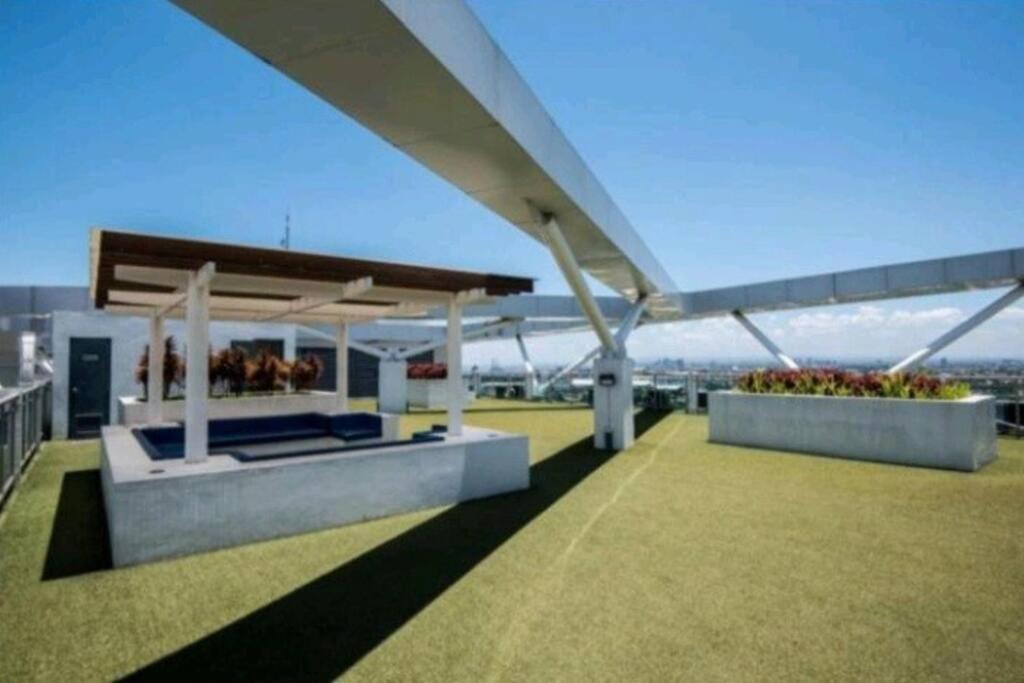 Apartment Azure Skyview Penthouse Minimalist Unit Manila