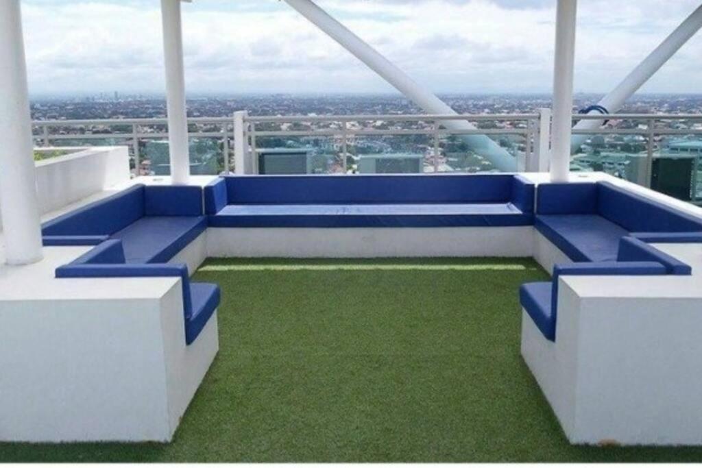 Azure Skyview Penthouse Minimalist Unit Apartment