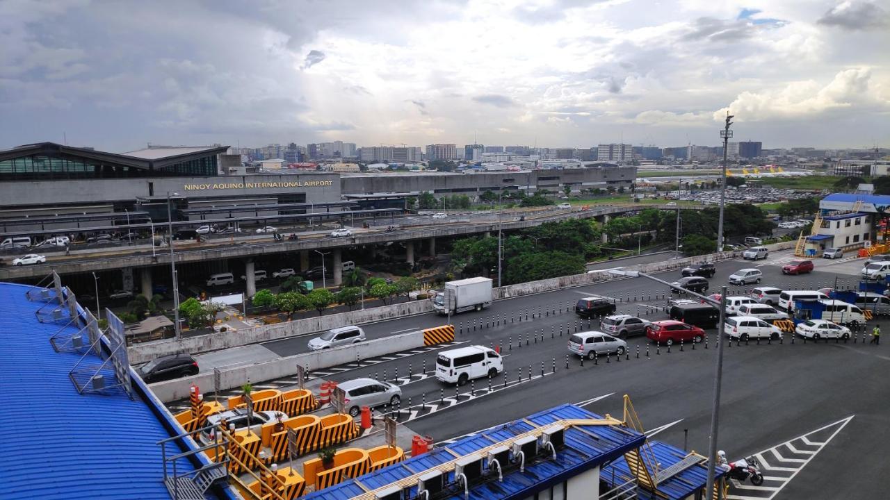 Palm Tree Near Mnl Airport Terminal 3 By Elr Apartment *