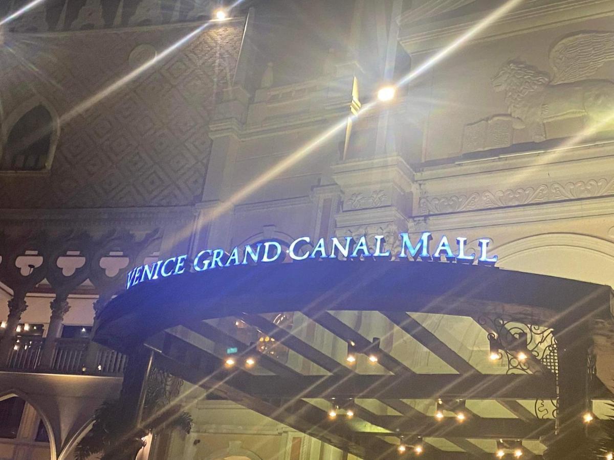 Morgan Bgc Shortwalk2 Venice Mall Free Pool Gym * Manila