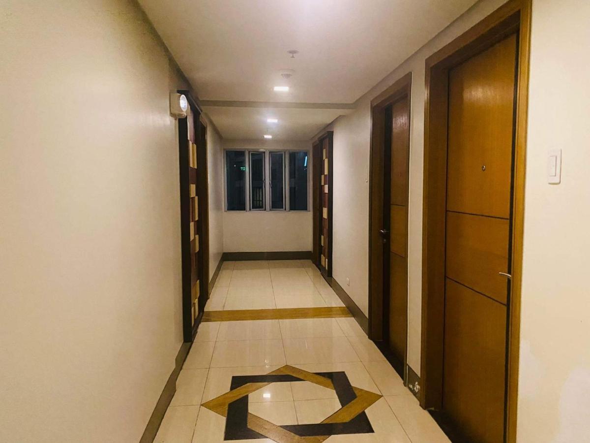 Morgan Bgc Shortwalk2 Venice Mall Free Pool Gym * Manila