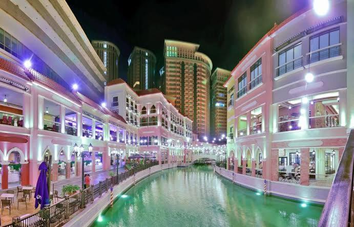 Morgan Bgc Shortwalk2 Venice Mall Free Pool Gym *