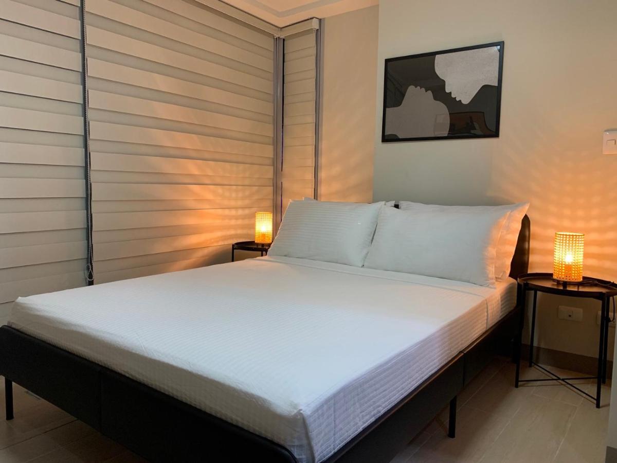 Apartment Uptown Parksuites Tower 1 Bgc By Ph Staycation *
