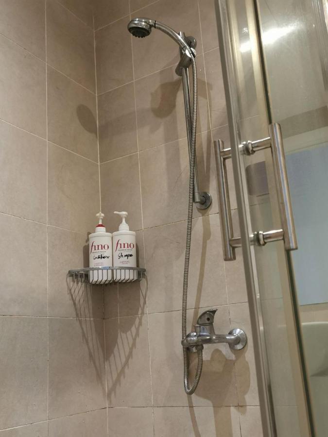 Elite Pod 1205 Knightsbridge Residences Makati * Manila