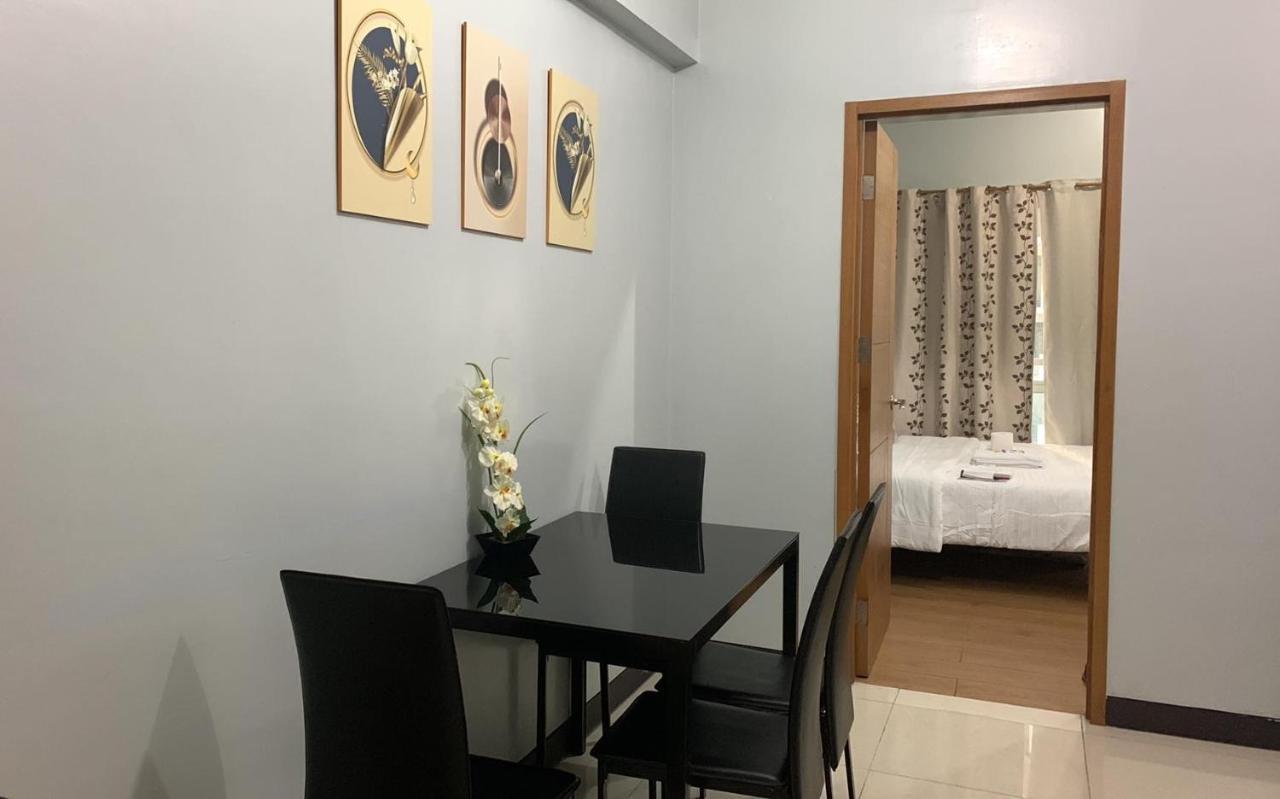 Morgan Bgc Shortwalk2 Venice Mall Free Pool Gym Apartment Manila