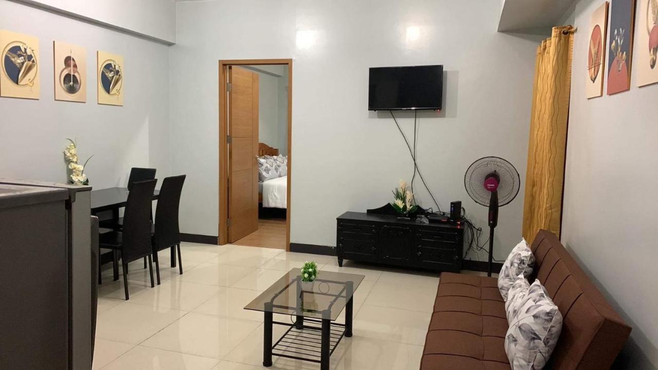 Morgan Bgc Shortwalk2 Venice Mall Free Pool Gym Apartment Manila