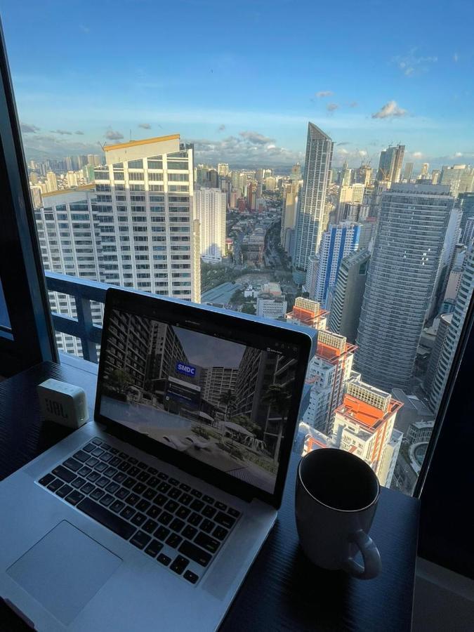 Amazing View Makati Elegant Flat 400mb Internet *