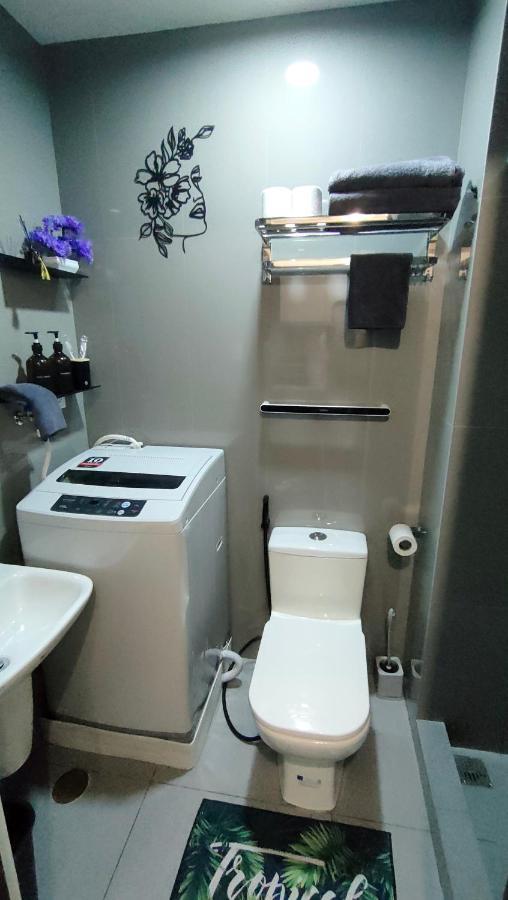 Amazing View Makati Elegant Flat 400mb Internet Apartment Manila