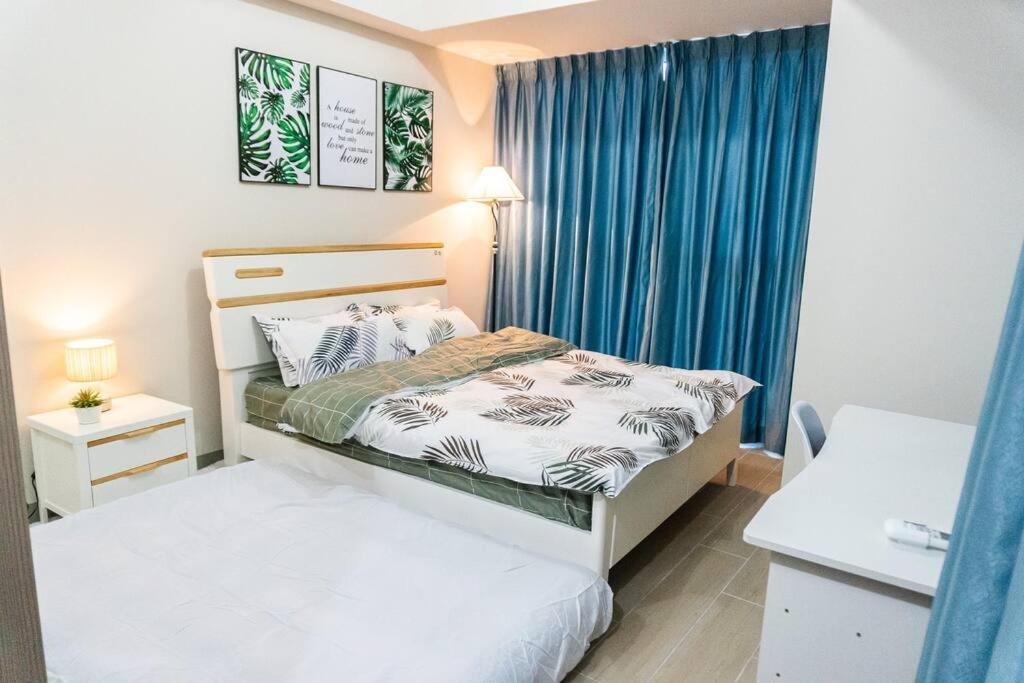 A2j Luxury 3br Uptown Balcony Bgc Near Mall * Manila