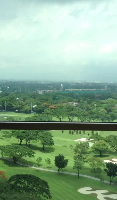 Spacious Bgc 2 Bedroom With A View Apartment