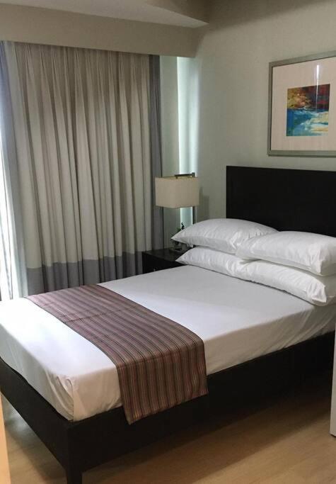 Apartment Spacious Bgc 2 Bedroom With A View