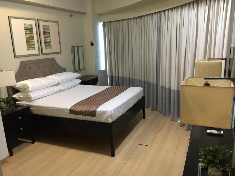 Spacious Bgc 2 Bedroom With A View Apartment Manila