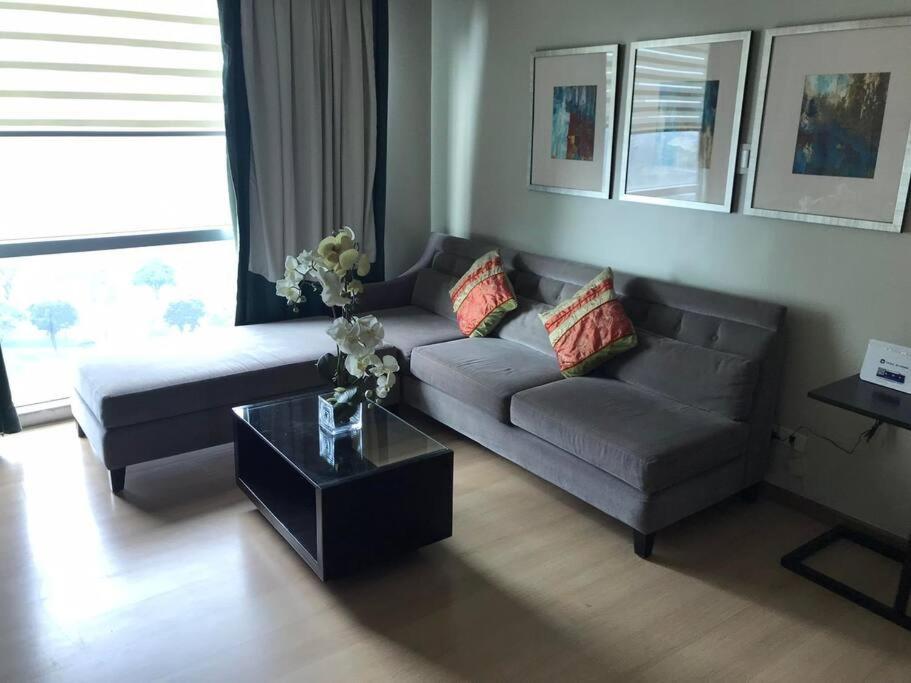 Spacious Bgc 2 Bedroom With A View Manila