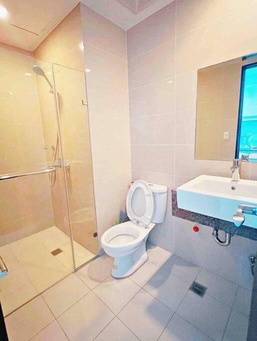 Eastwood High Life - Spectacular View Apartment Manila