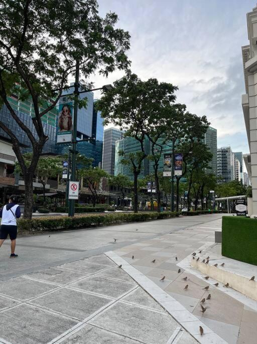 Ahlan - Uptown Parksuites Tower 2 * Manila