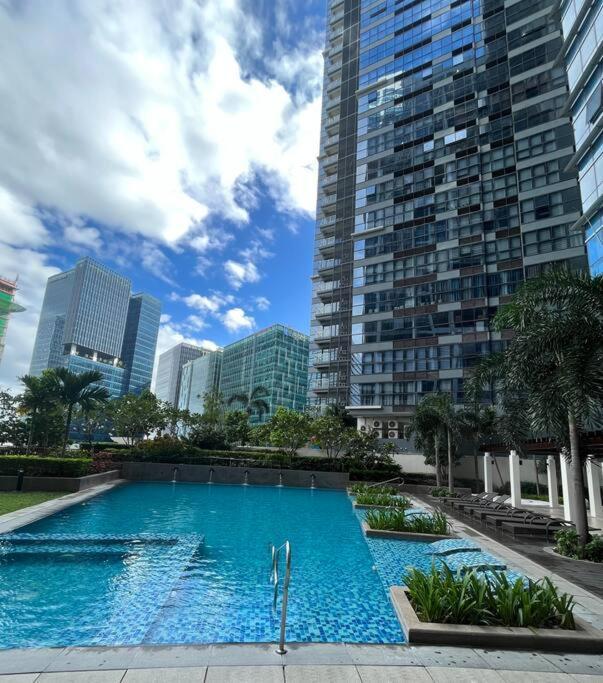 Apartment Ahlan - Uptown Parksuites Tower 2 Manila