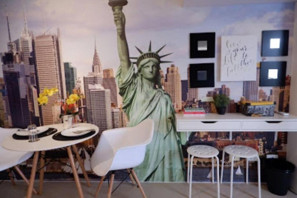 New York At Arca South * Manila