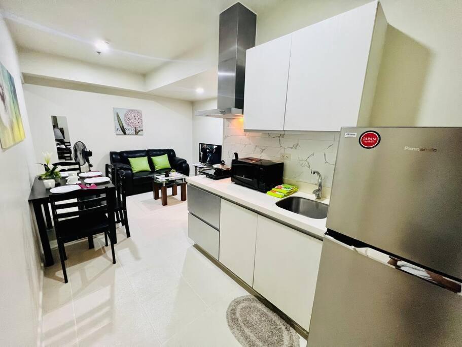 Azure 2 Bedroom Pool View Balcony Manila