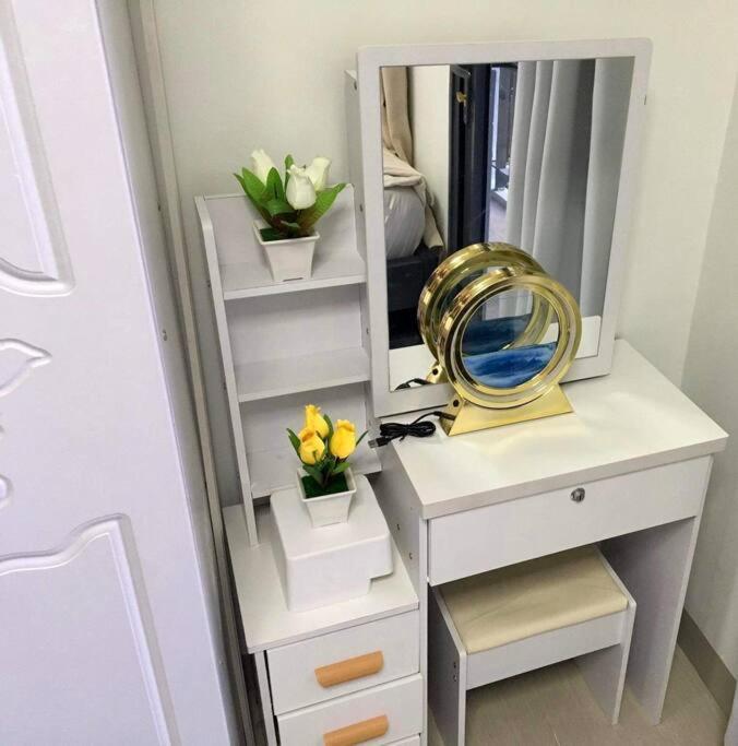 Apartment P00l Fr0nt With Balc0ny - New C0nd0 At Shore 2 Mall Of *