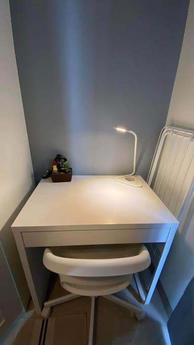 Fully Equipped 1br At Shore2 Near To Moa Apartment Manila