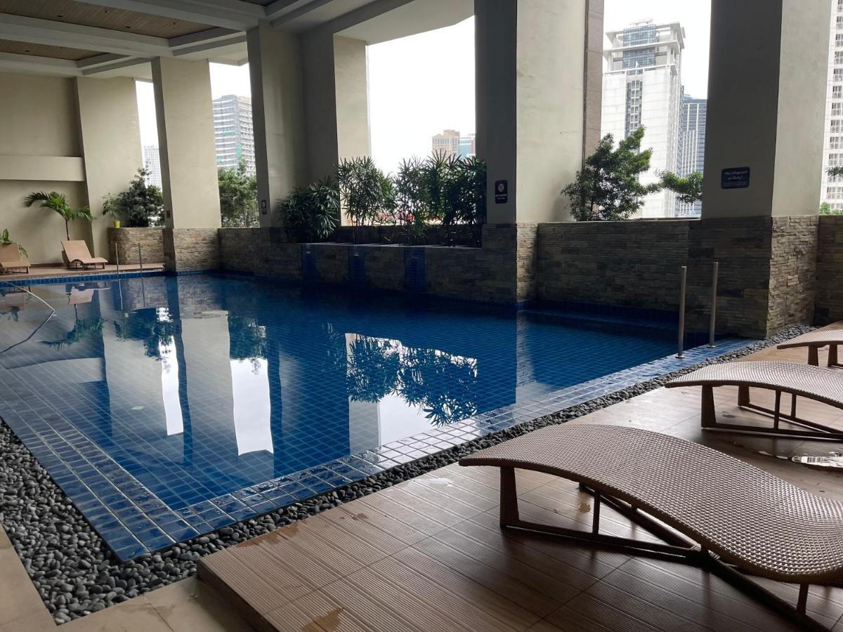 Fabulous Skyline Kl Greenbelt Makati Apartment Manila