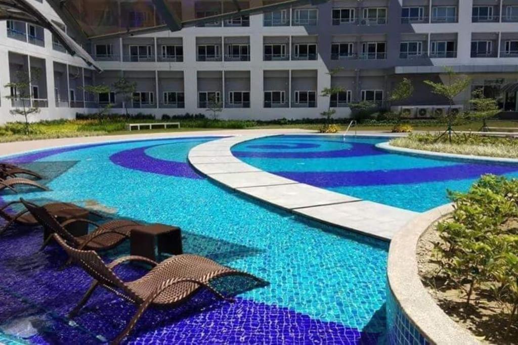Trig Place At Grace In Taguig Apartment *