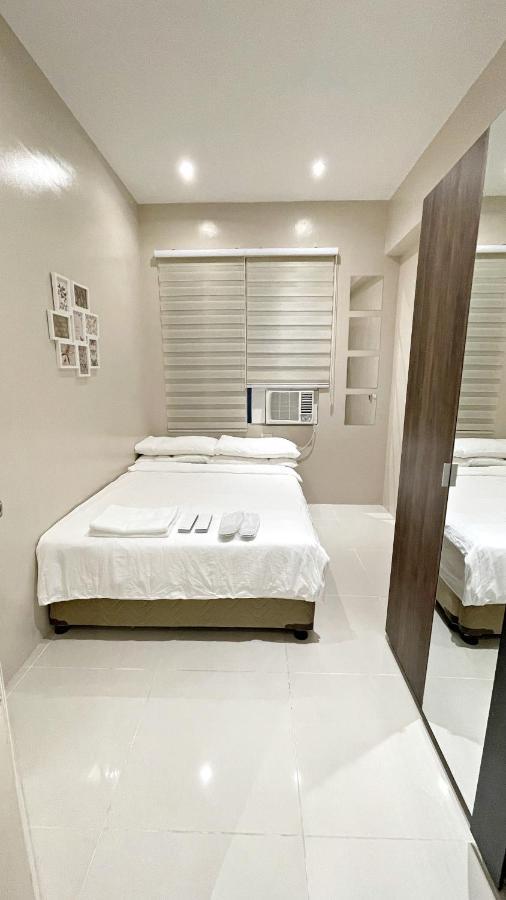 Along Tomas Morato W/ Wifi Smarttv & Karaoke Apartment Manila