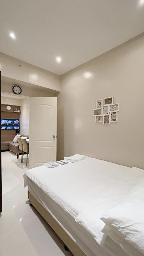 Along Tomas Morato W/ Wifi Smarttv & Karaoke Apartment Manila