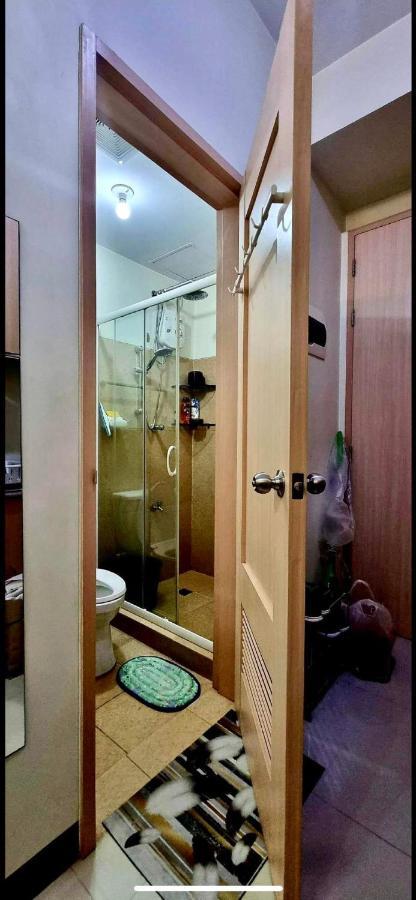 Field Smdc 1br W/ Netflix Apartment Manila