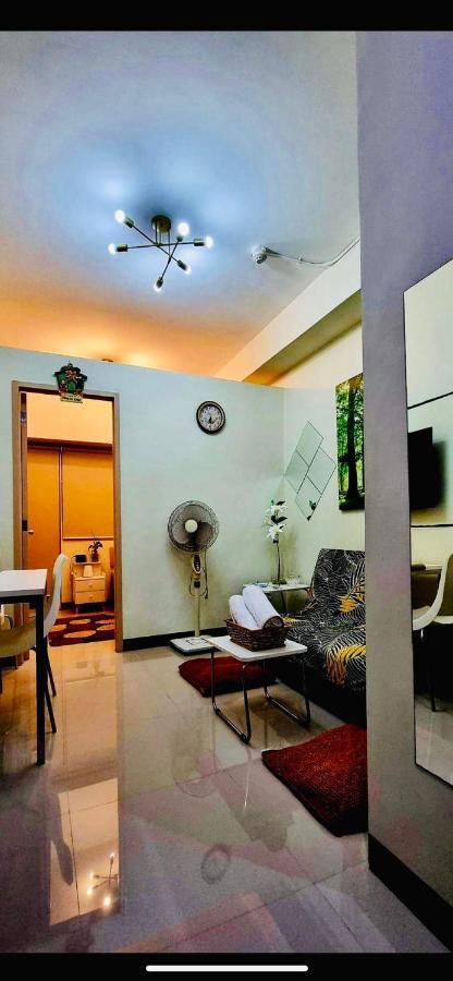 Field Smdc 1br W/ Netflix * Manila