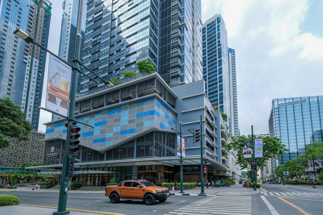 Uptown Parksuites Modern