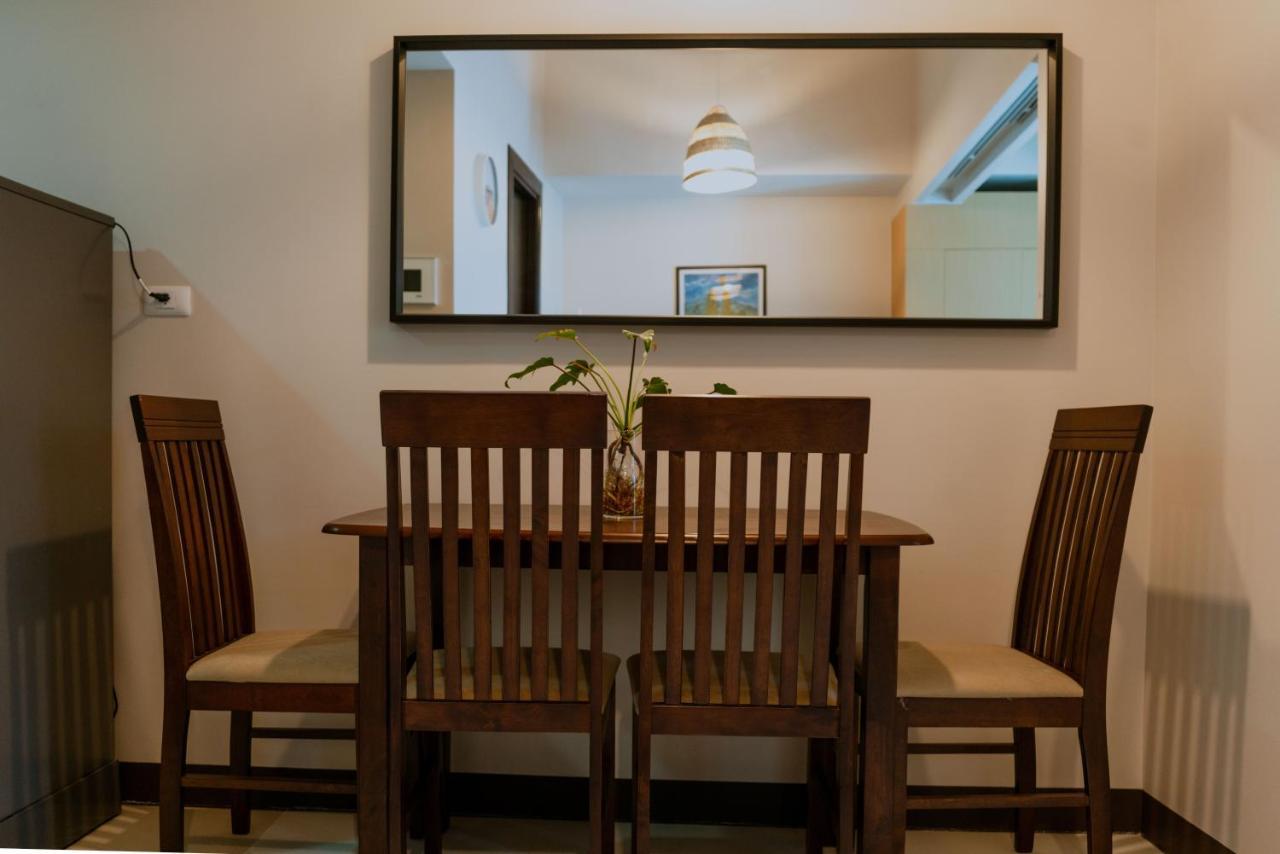 Uptown Parksuites Tower 1 Bgc By Ph Staycation