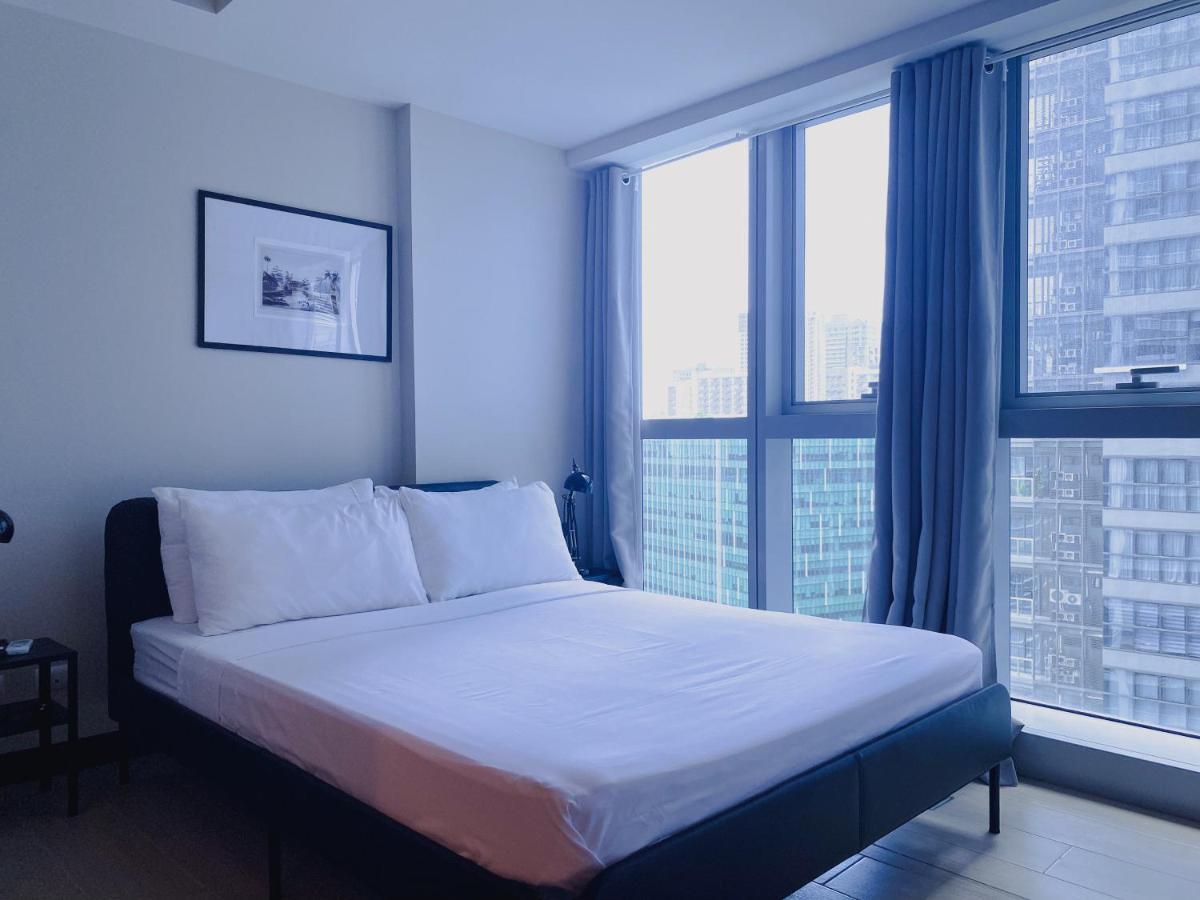 Uptown Parksuites Tower 1 Bgc By Ph Staycation Manila