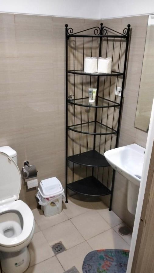Shore 1 Tower C2 - Moa * Manila