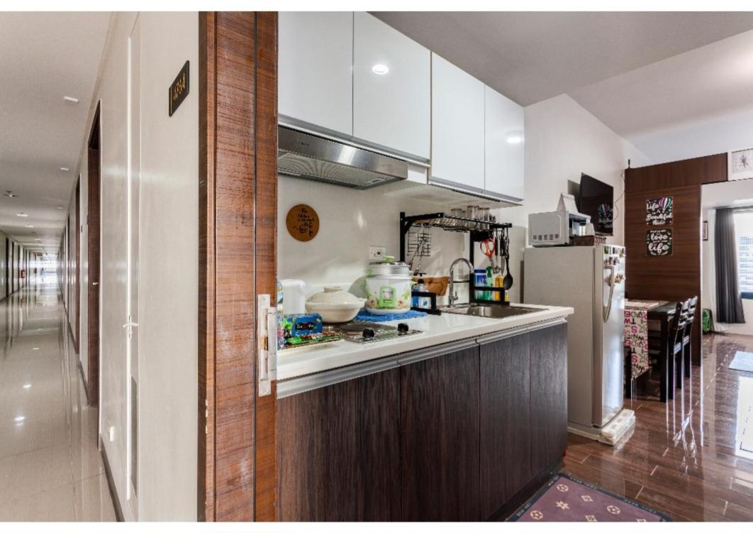 Marivic's Place At Air Residences Makati *