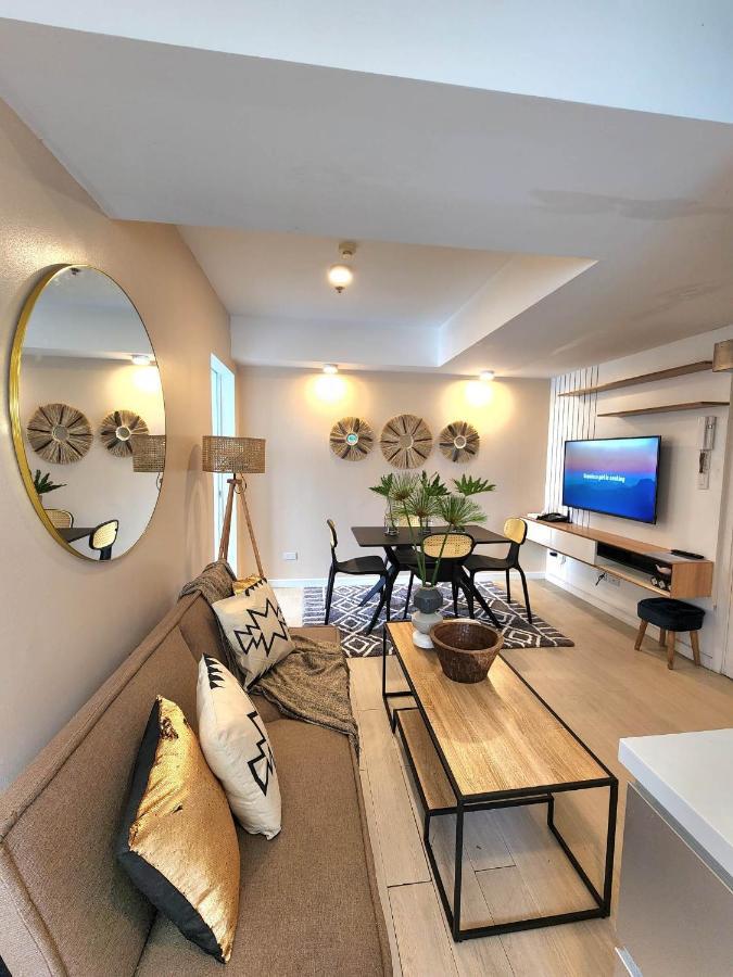 Apartment Vissers Crib At Azure Urban Residences