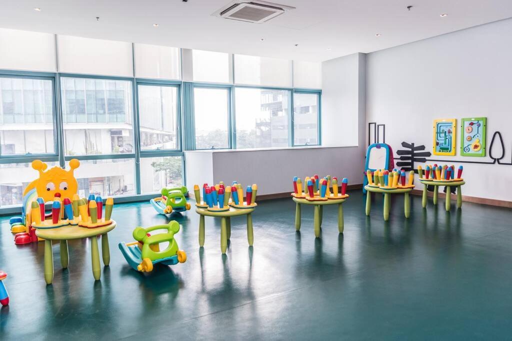 Angeliz Suites: Uptown Bgc * Manila