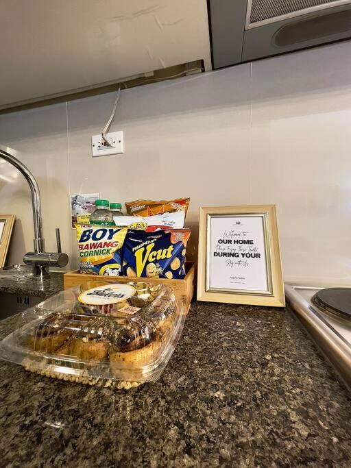 Angeliz Suites: Uptown Bgc Apartamento Manila