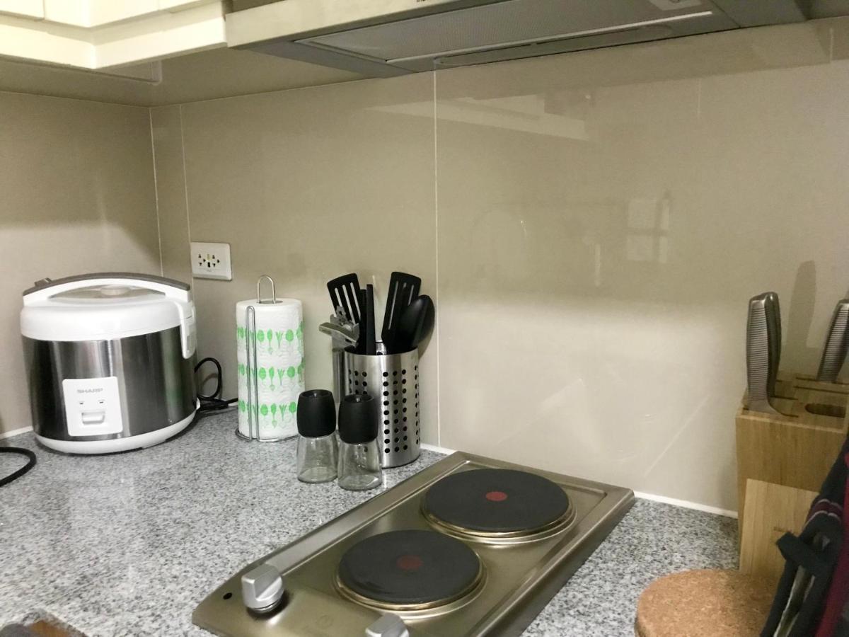 New & Modern Cozy 1br W/ Balcony@bgc, Wifi 300mbps