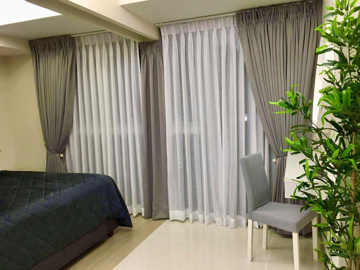 New & Modern Cozy 1br W/ Balcony@bgc, Wifi 300mbps * Manila