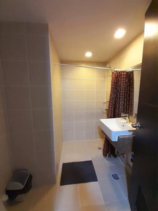 Large Cubao With 2 Beds * Manila