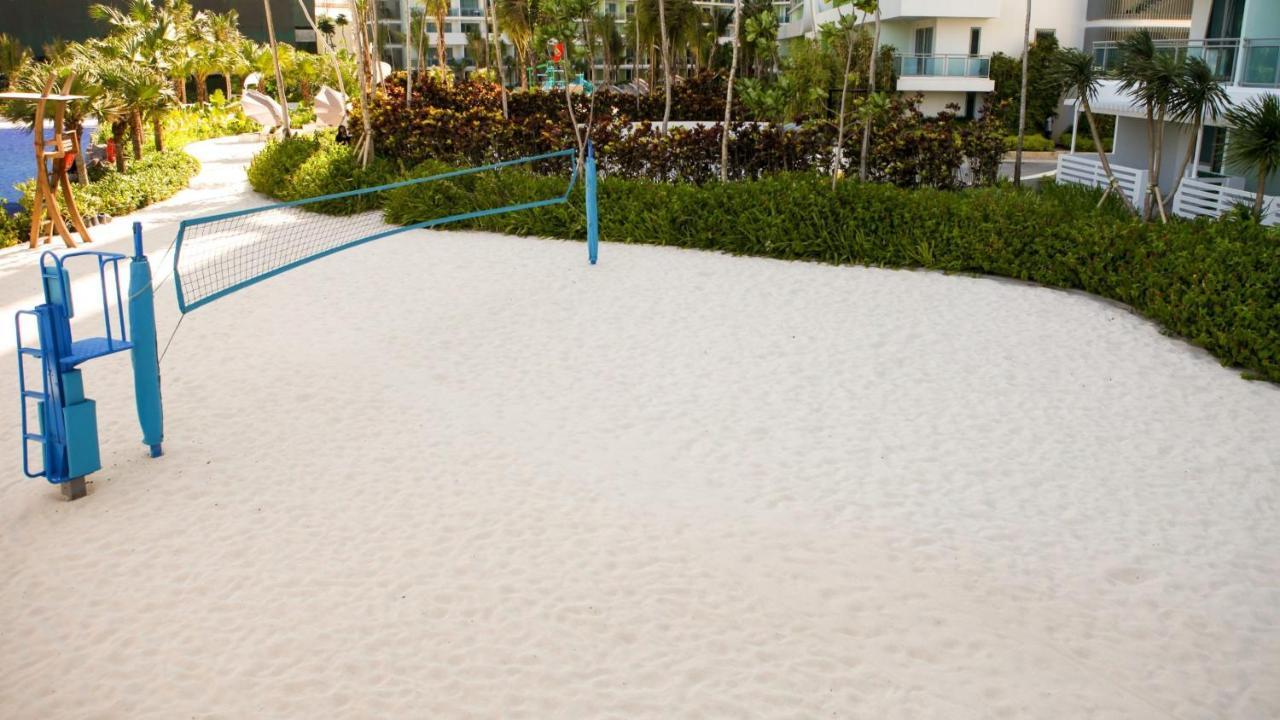 Aparthotel Azure Beach Residences Staycation