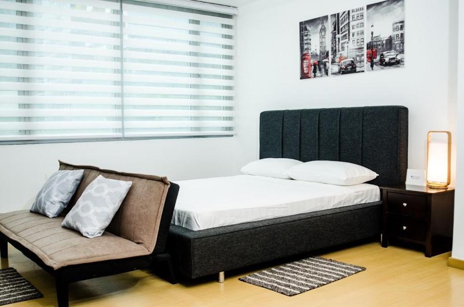 Prime Avant Bgc Location By Ph Staycation