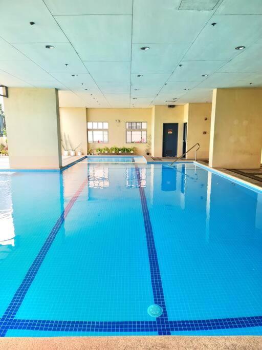 Modern & Spacious 2br With Netflix & Pool Acess In San Juan Manila