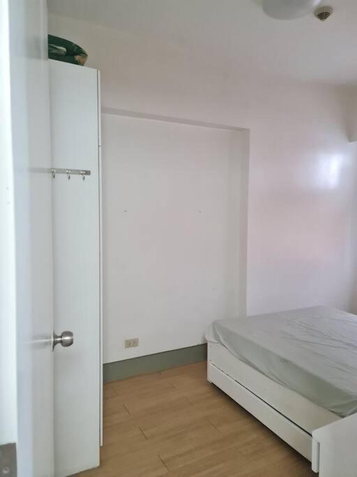 Apartamento Modern & Spacious 2br With Netflix & Pool Acess In San Juan Manila