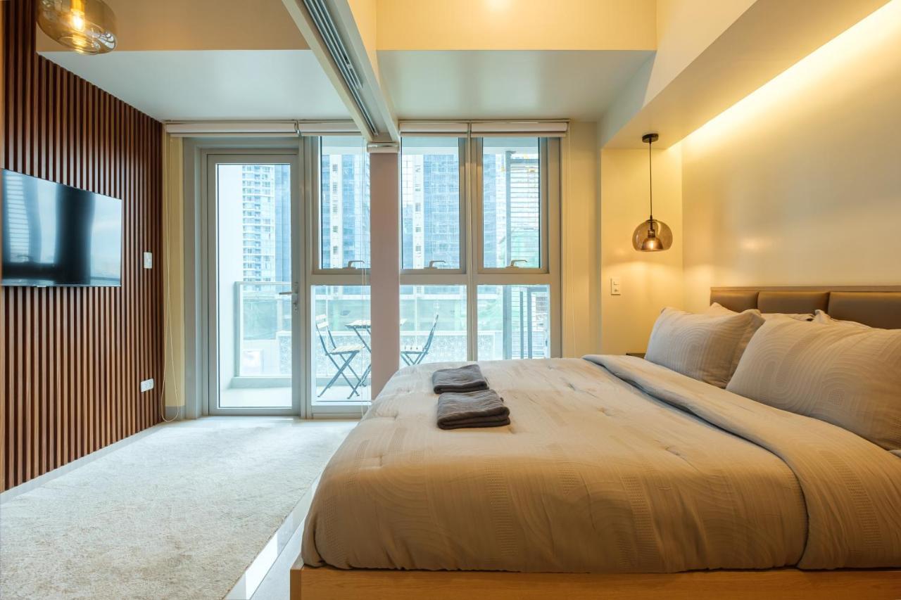 Uptown Parksuites Modern *