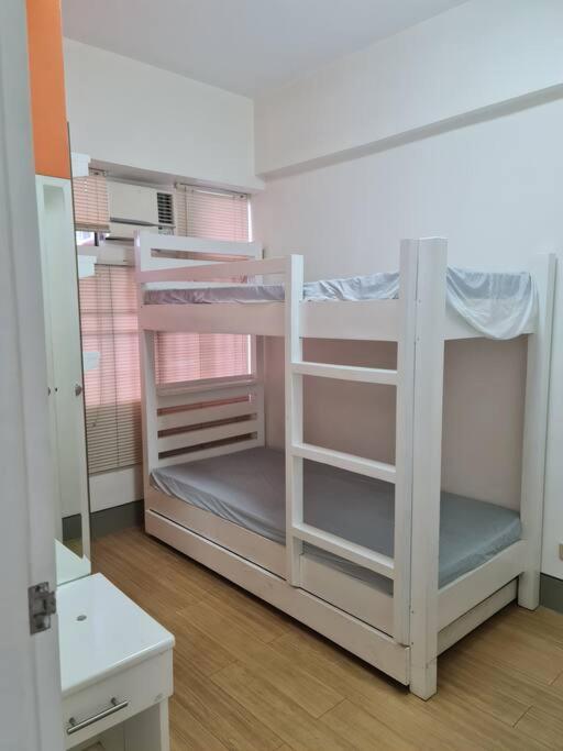 Modern & Spacious 2br With Netflix & Pool Acess In San Juan * Manila